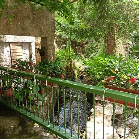 Molino Cascada De Caldas De Reyes Nyaraló