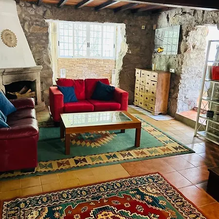 Hébergement de vacances Molino Cascada De Caldas De Reyes *