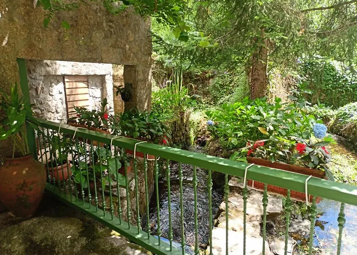Molino Cascada De Caldas De Reyes בית נופש